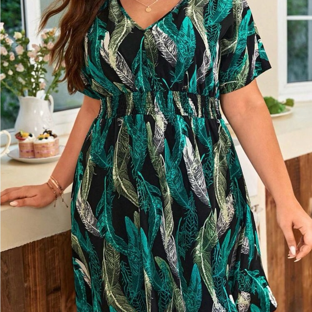 Women’s Cute Green Leaf Print Dress - Size XL
